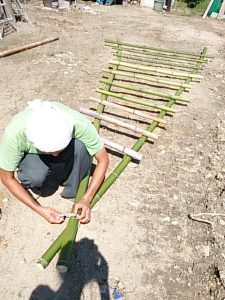 竹で梯子作成