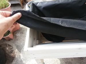 VegTrugべジトラグプランターの不織布カバーを取り付ける
