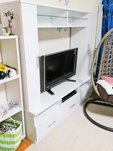 家具組み立て 奈良市 にてテレビボードの組み立て