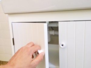 IKEA-SILVERAN-HAMNVIKEN洗面台扉の動作確認